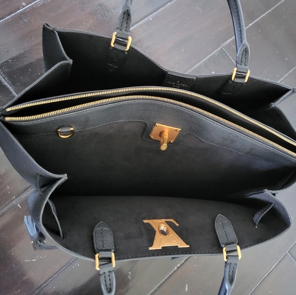 Louis Vuitton Lockme Purse - Picture 9 of 16